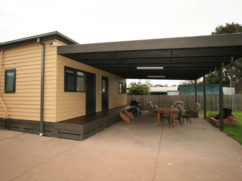 18 Albany Road, Cowes VIC 3922