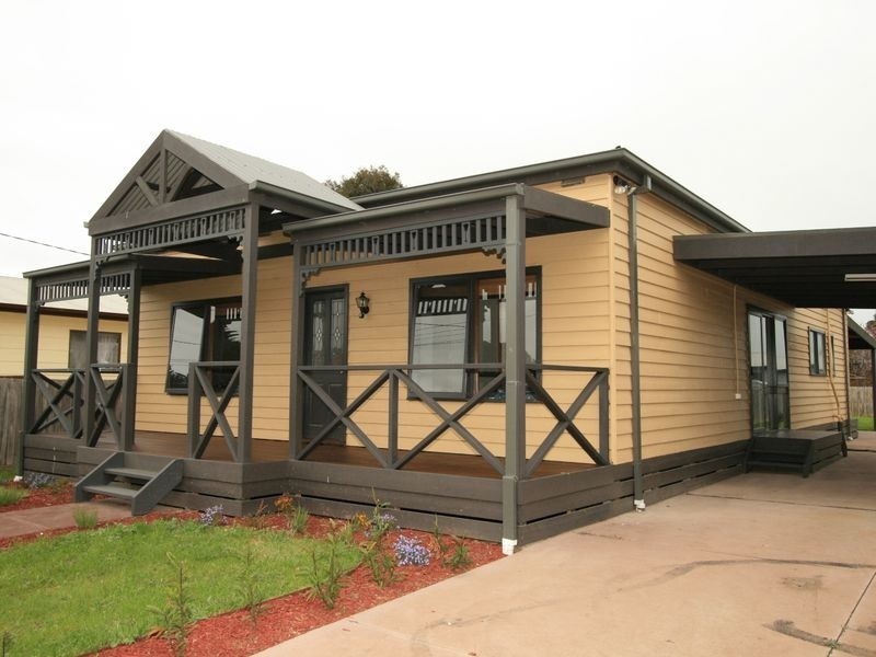 18 Albany Road, Cowes VIC 3922