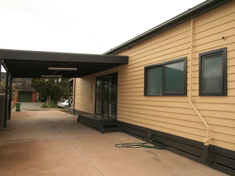 18 Albany Road, Cowes VIC 3922