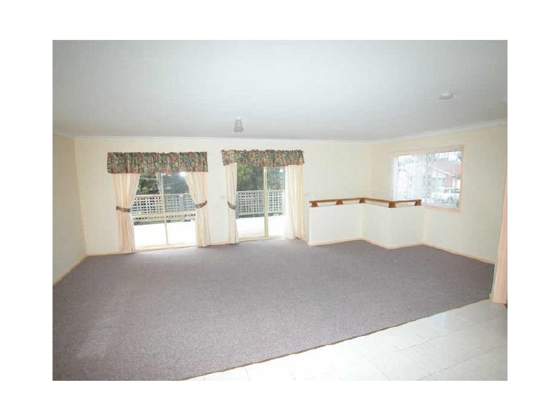 16 Caroline Avenue, Cowes VIC 3922