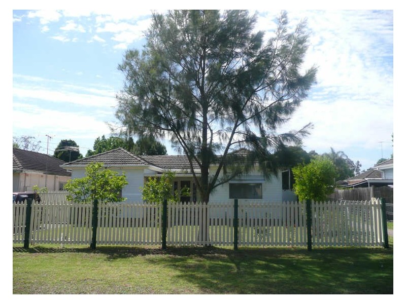 10 Leonard Street, Colyton NSW 2760