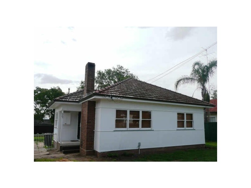 37 MAMRE ROAD, St Marys NSW 2760