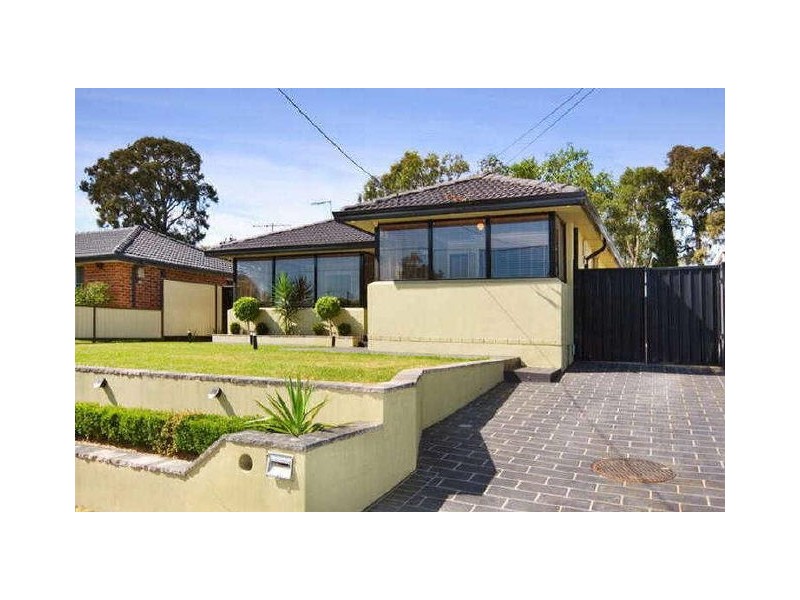 6 WOODVIEW ROAD, Oxley Park NSW 2760