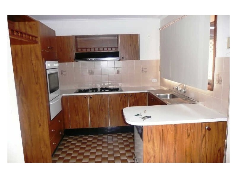 10 FEATHER STREET, St Clair NSW 2759