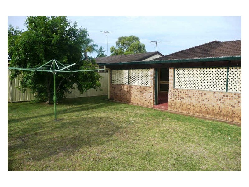 10 FEATHER STREET, St Clair NSW 2759