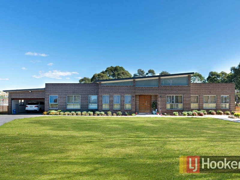 10 Pennard Crescent, Luddenham NSW 2745