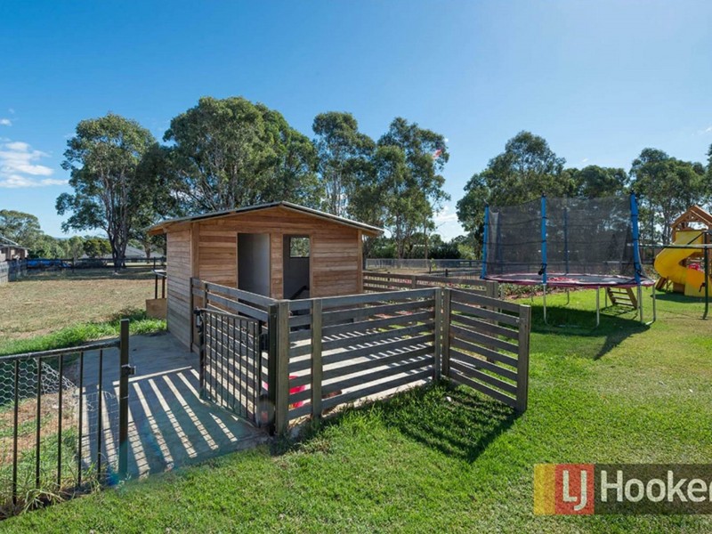 10 Pennard Crescent, Luddenham NSW 2745