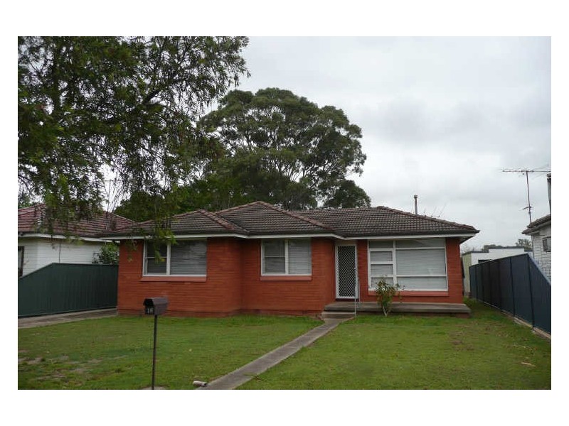 16 White Parade, St Marys NSW 2760