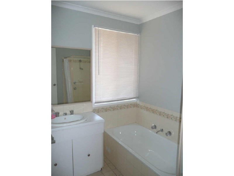 27 KALANG AVENUE, St Marys NSW 2760