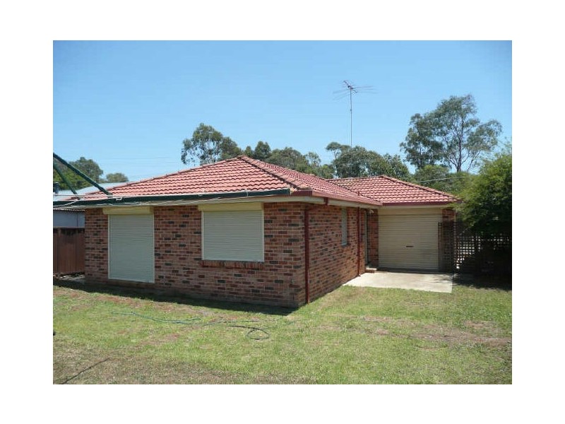 27 KALANG AVENUE, St Marys NSW 2760
