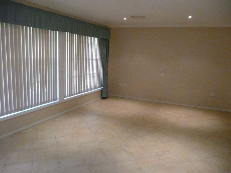 7 Ibis Place, St Clair NSW 2759