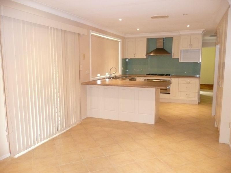 7 Ibis Place, St Clair NSW 2759