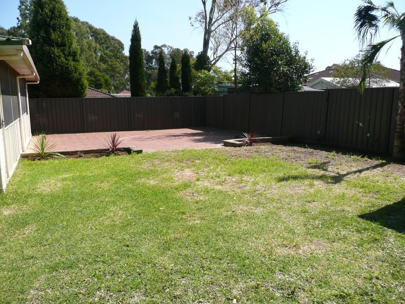 7 Ibis Place, St Clair NSW 2759