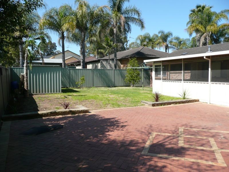 7 Ibis Place, St Clair NSW 2759