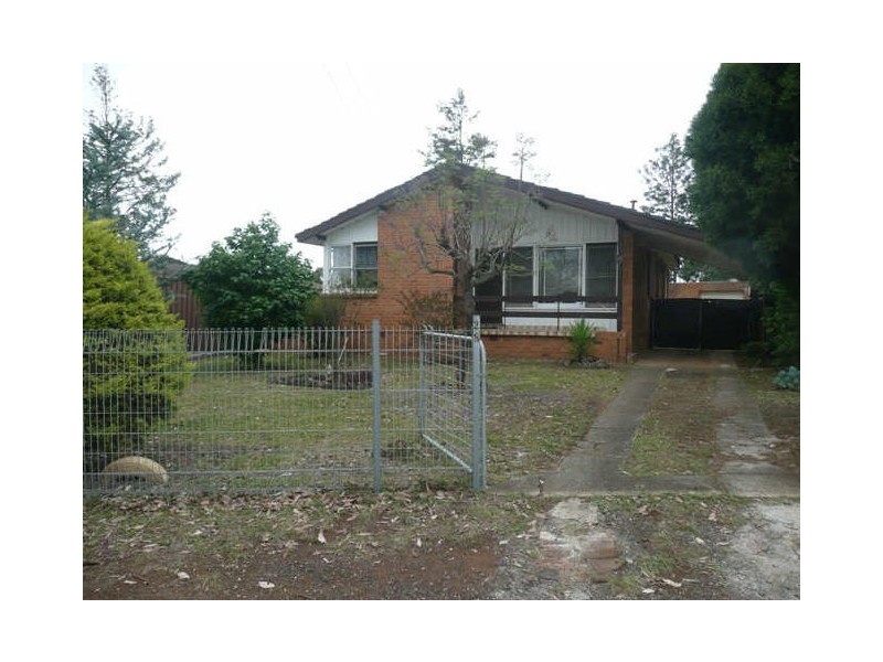 28 MAGELLAN AVENUE, Lethbridge Park NSW 2770