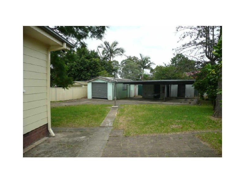 6 LANG CRESCENT, Blackett NSW 2770