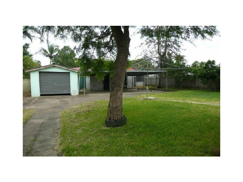 6 LANG CRESCENT, Blackett NSW 2770