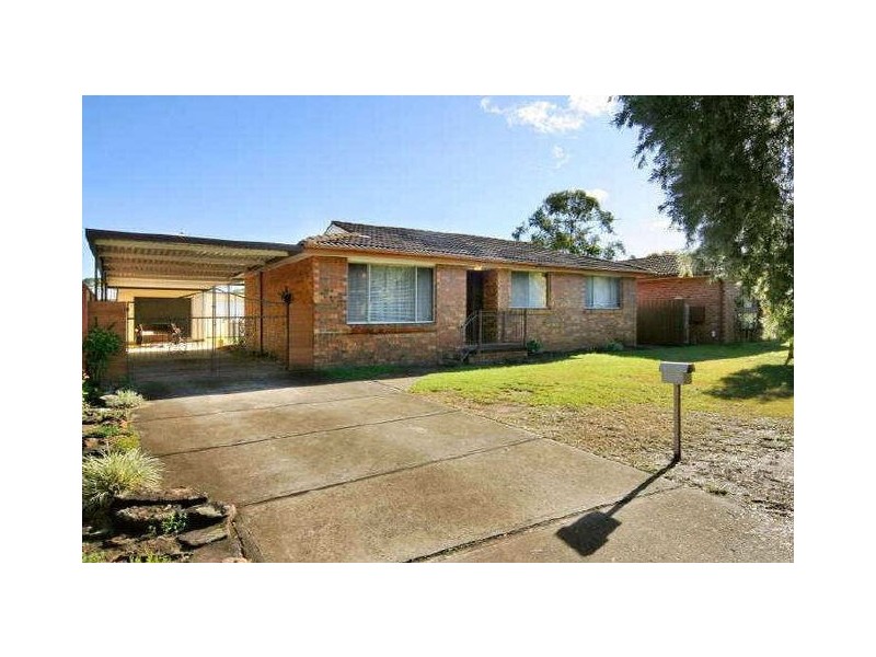 6 BARD COURT, St Clair NSW 2759