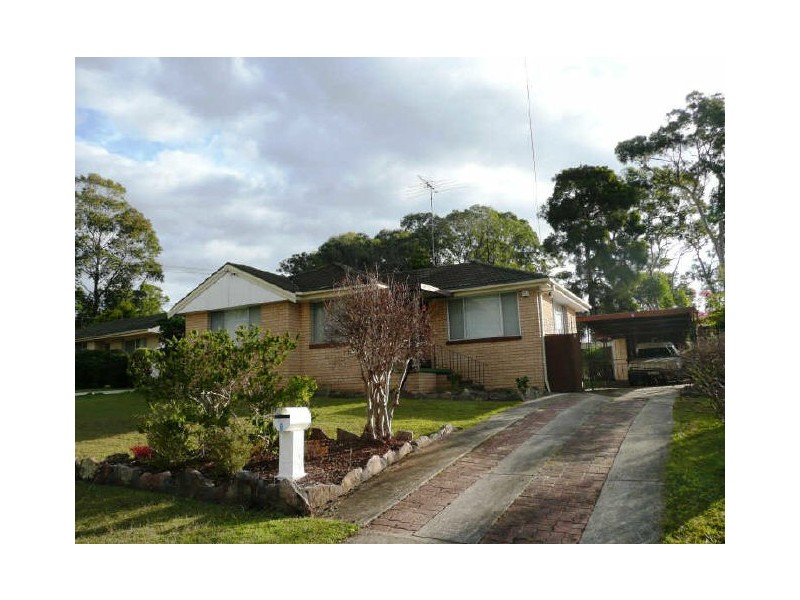 8 VILLIERS PLACE, Oxley Park NSW 2760