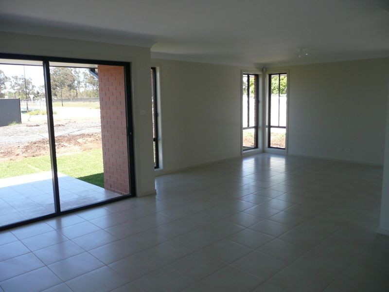 19 Rosedale Court, Ropes Crossing NSW 2760