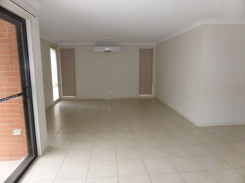 19 Rosedale Court, Ropes Crossing NSW 2760