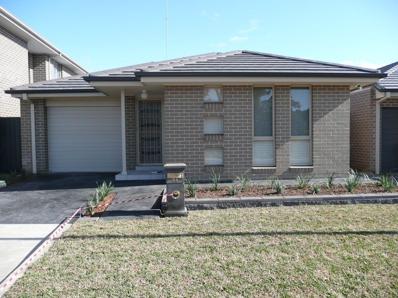 46 MACKAY CCT, Ropes Crossing NSW 2760