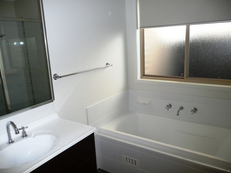 46 MACKAY CCT, Ropes Crossing NSW 2760