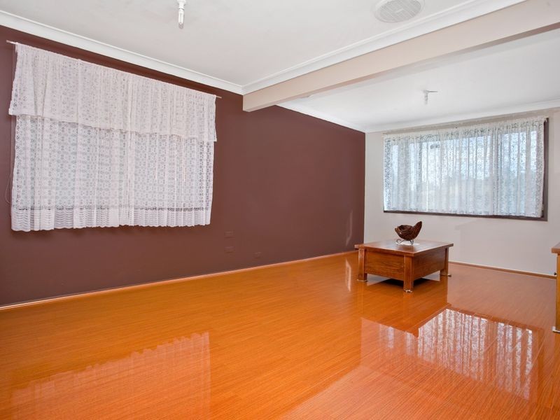 16 MARONI PLACE, St Clair NSW 2759