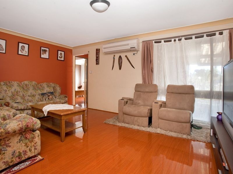 16 MARONI PLACE, St Clair NSW 2759