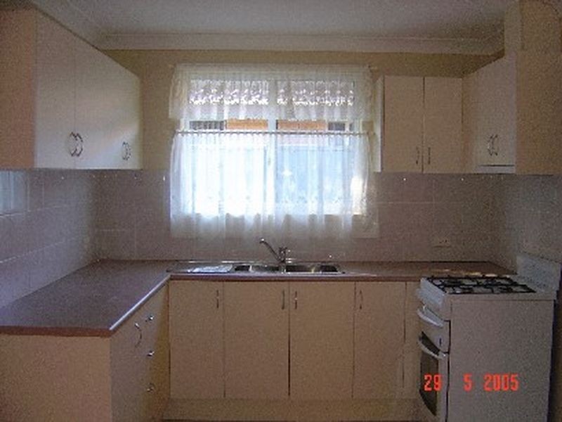 27 Palena Cres, St Clair NSW 2759