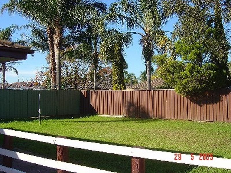 27 Palena Cres, St Clair NSW 2759