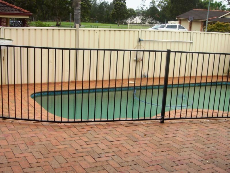 22 SANDALWOOD AVENUE, St Clair NSW 2759