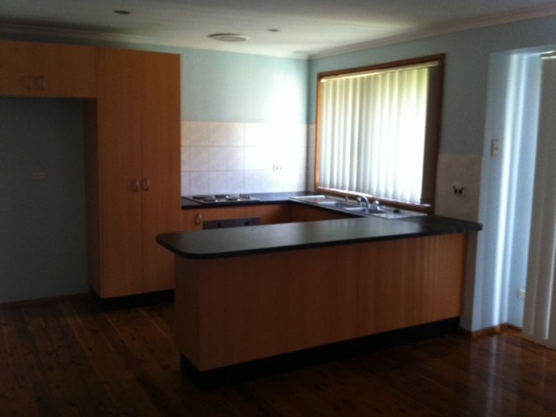 28 Strauss Road, St Clair NSW 2759