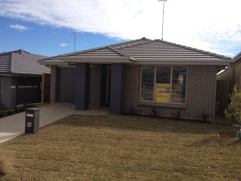 11 SUNRISE TERRACE, Glenmore Park NSW 2745