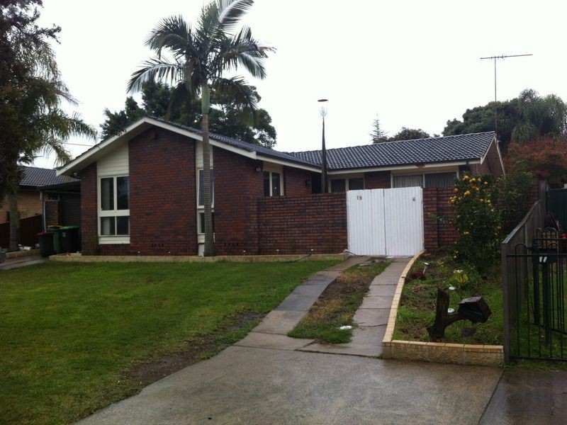 19 THRIFT STREET, Colyton NSW 2760