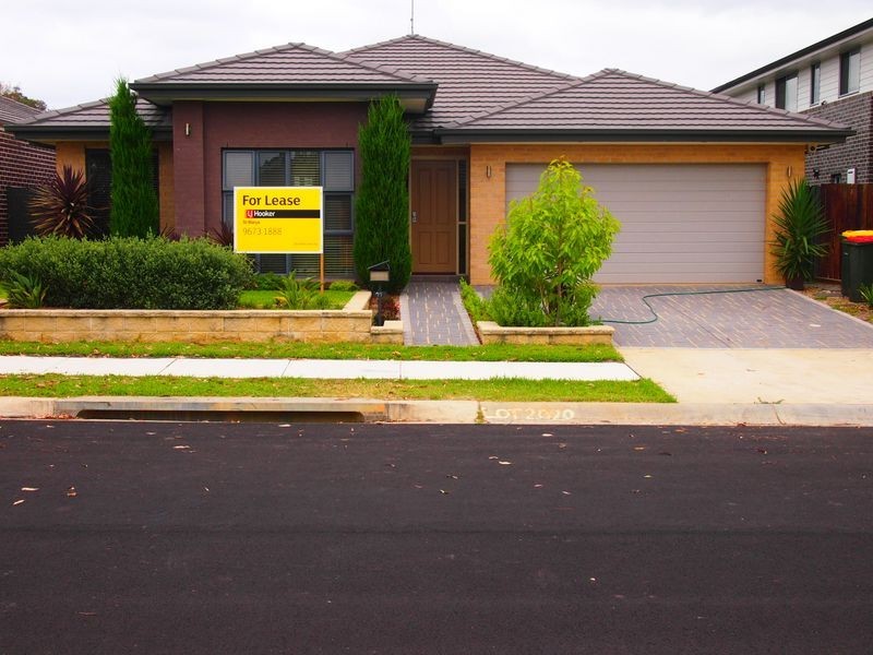 11 Jenkins Street, Ropes Crossing NSW 2760