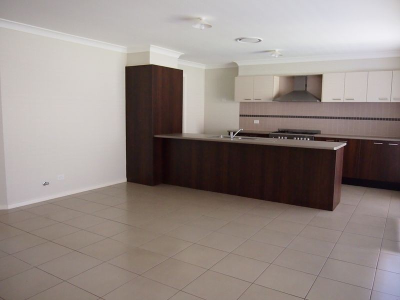 8 Scott Street, Ropes Crossing NSW 2760