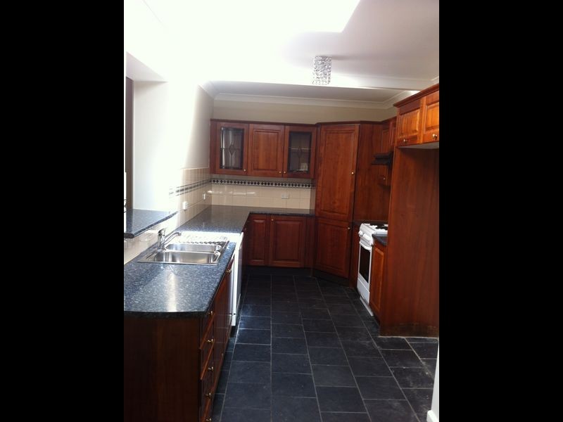 9 Talasea St, Whalan NSW 2770