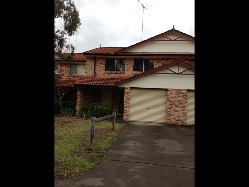 13/2 Bayton St, Oxley Park NSW 2760