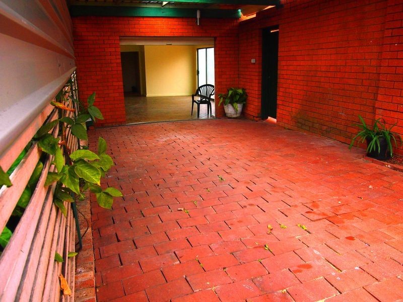 42 Kurama Cres, Whalan NSW 2770