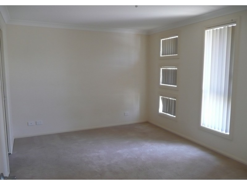 35 Drummond Avenue, Ropes Crossing NSW 2760