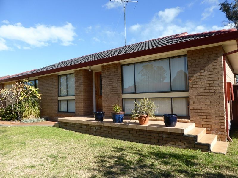 29 Francis Greenway, St Clair NSW 2759