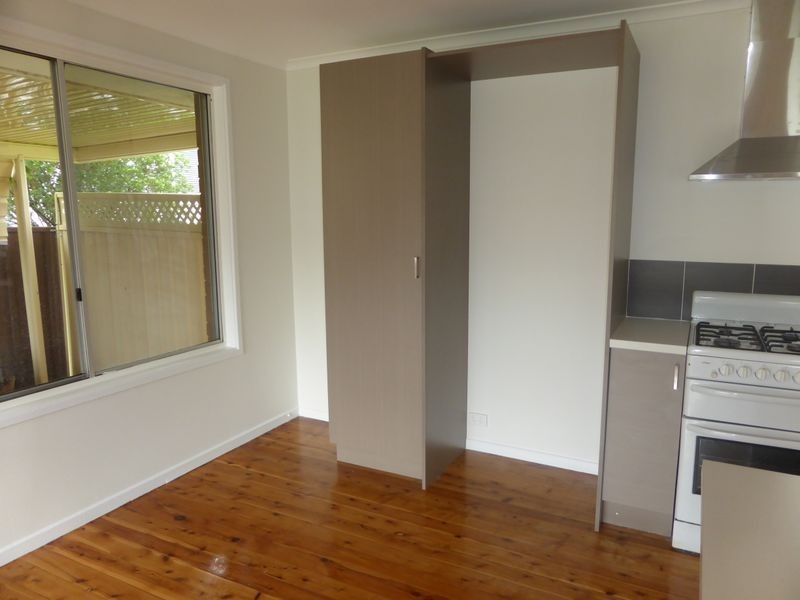 27 Dobell Circuit, St Clair NSW 2759