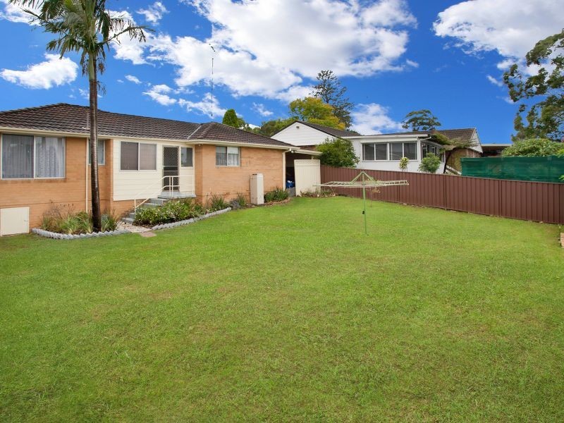 27 Dobell Circuit, St Clair NSW 2759