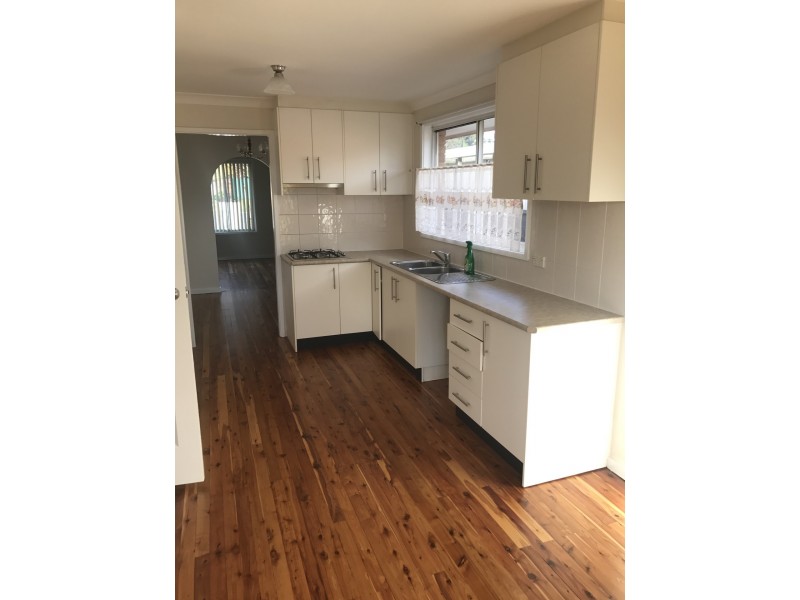 19 Dobell Circuit, St Clair NSW 2759