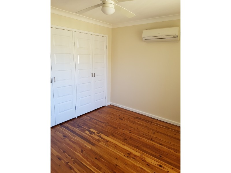 19 Dobell Circuit, St Clair NSW 2759