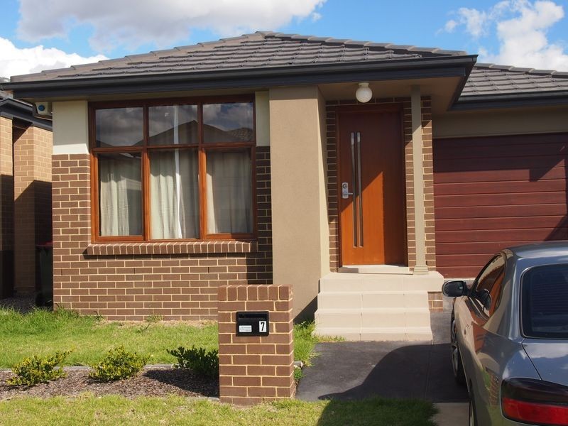 7 Fenner Place, Ropes Crossing NSW 2760