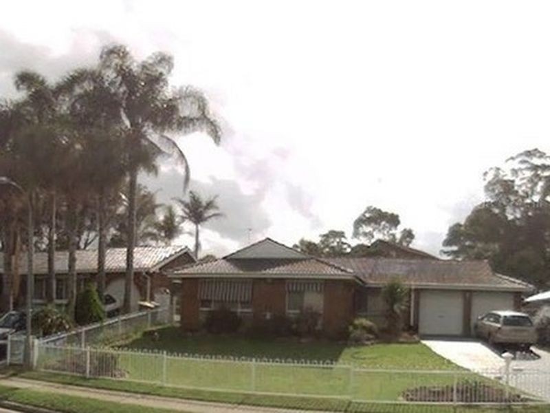 211 Banks Drive, St Clair NSW 2759