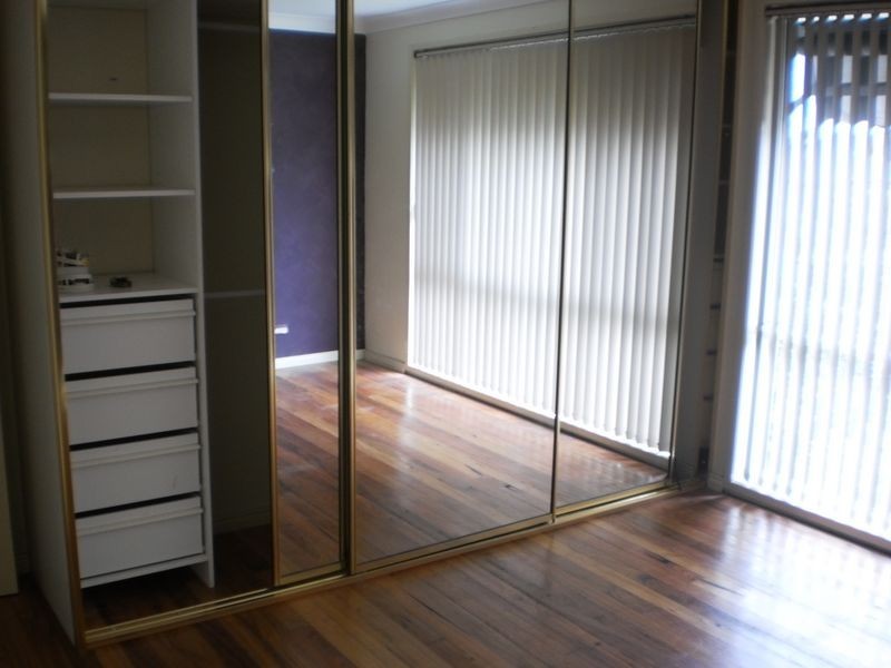 211 Banks Drive, St Clair NSW 2759