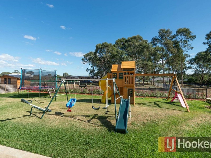 10 Pennard Crescent, Luddenham NSW 2745